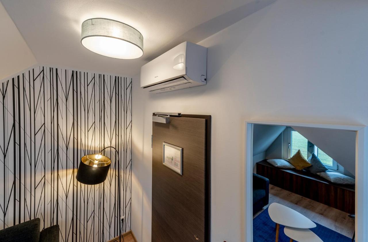 Hotel Zu Freunden ฮัมม์ ภายนอก รูปภาพ