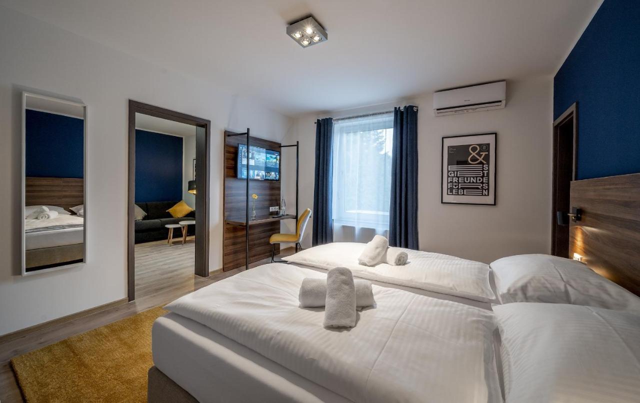 Hotel Zu Freunden ฮัมม์ ภายนอก รูปภาพ