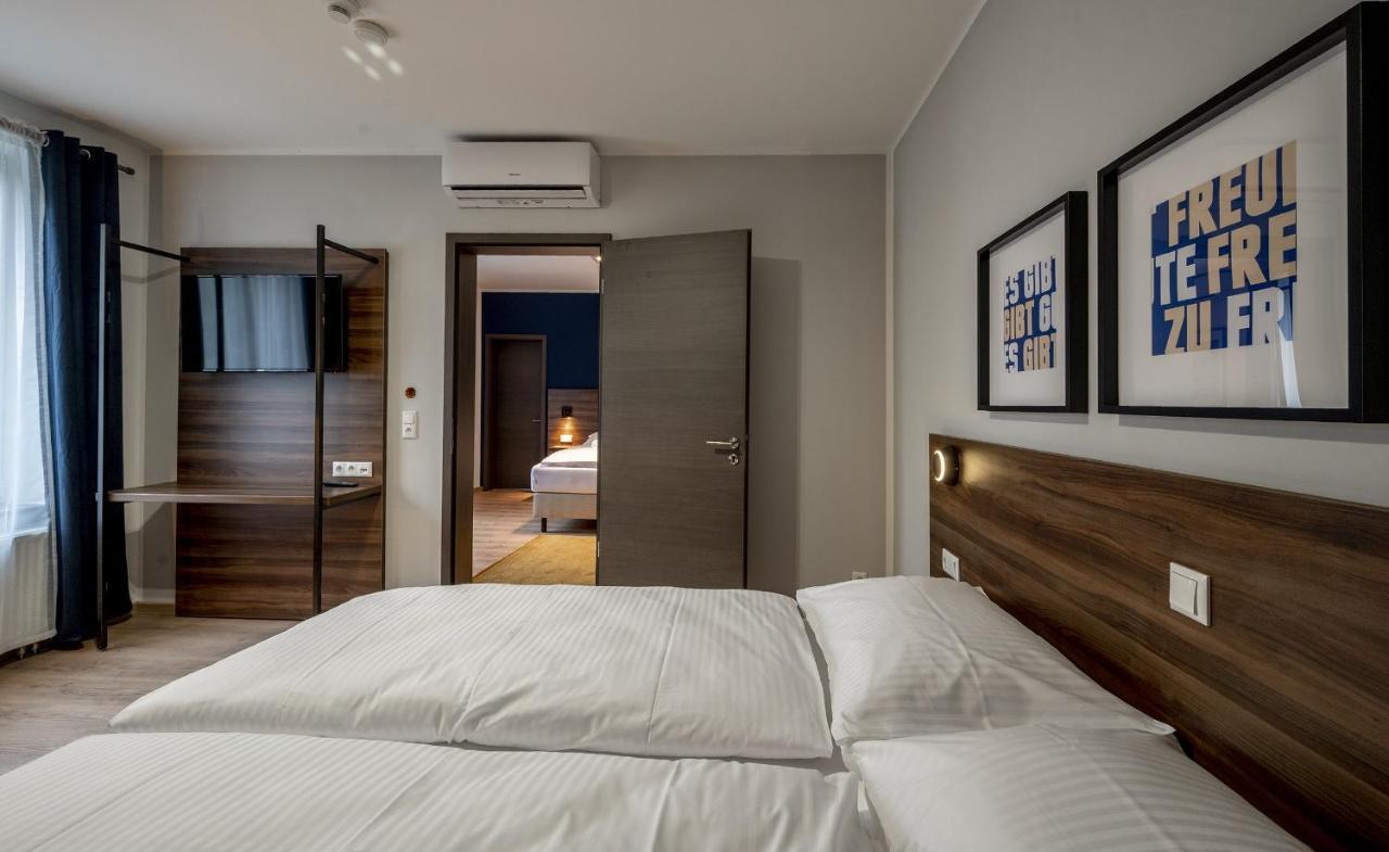Hotel Zu Freunden ฮัมม์ ภายนอก รูปภาพ