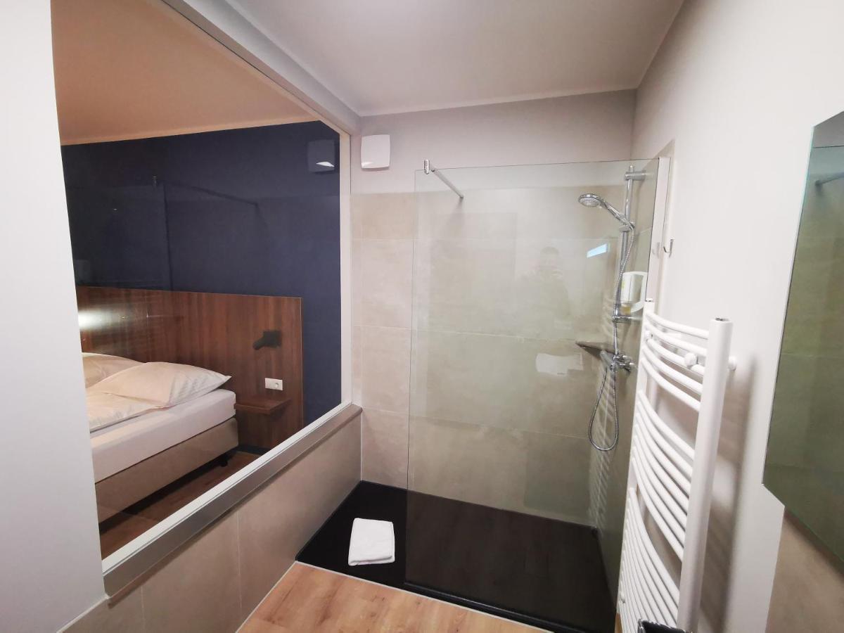 Hotel Zu Freunden ฮัมม์ ภายนอก รูปภาพ