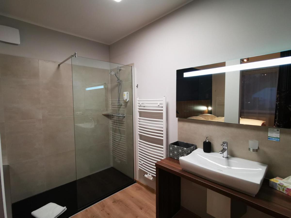 Hotel Zu Freunden ฮัมม์ ภายนอก รูปภาพ