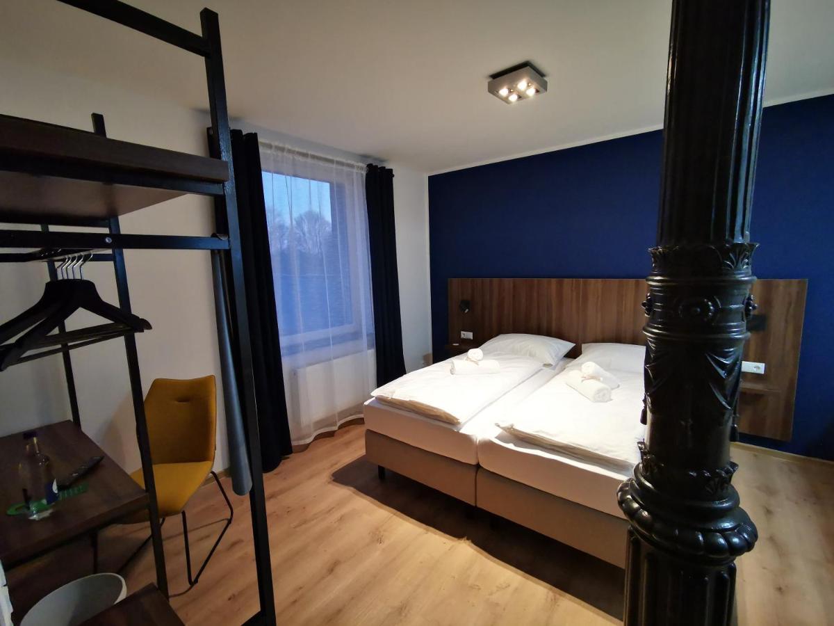Hotel Zu Freunden ฮัมม์ ภายนอก รูปภาพ