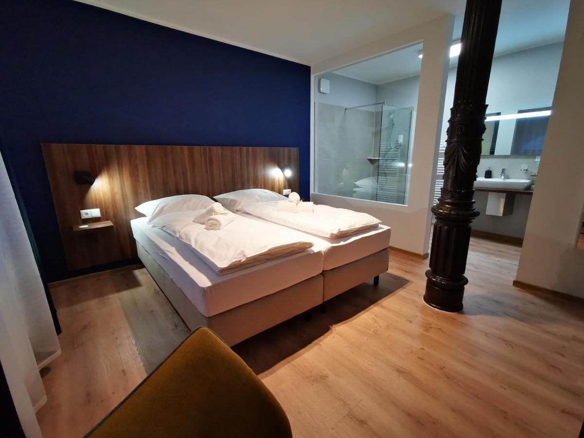 Hotel Zu Freunden ฮัมม์ ภายนอก รูปภาพ